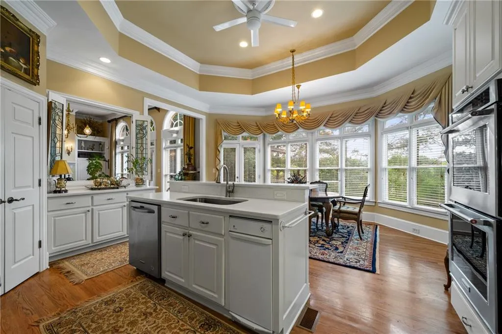 4510 Crestwicke Point, Atlanta, Georgia 30319, 6 Bedrooms Bedrooms, ,6 BathroomsBathrooms,Residential,Sold,4510 Crestwicke Point,6741567