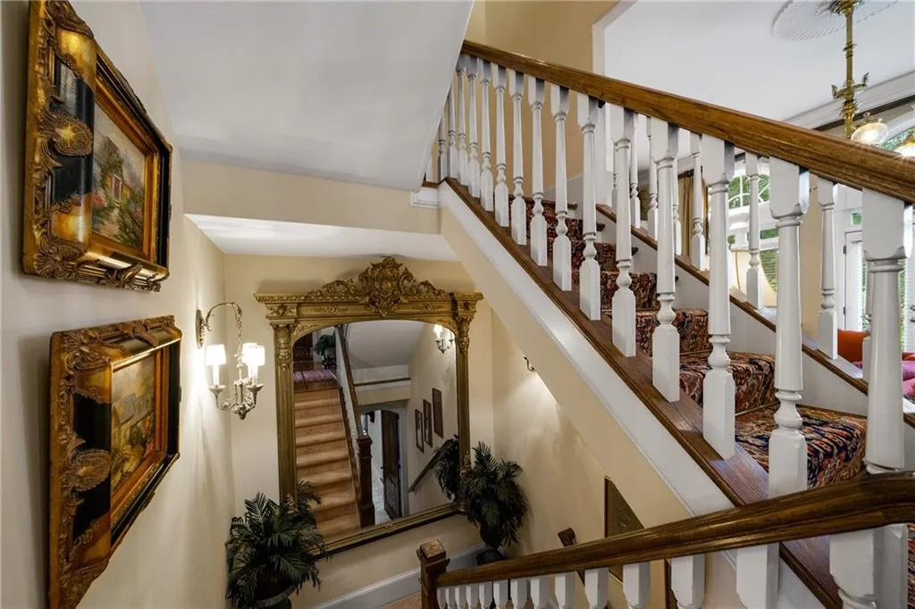 4510 Crestwicke Point, Atlanta, Georgia 30319, 6 Bedrooms Bedrooms, ,6 BathroomsBathrooms,Residential,Sold,4510 Crestwicke Point,6741567