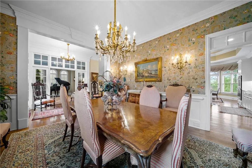 4510 Crestwicke Point, Atlanta, Georgia 30319, 6 Bedrooms Bedrooms, ,6 BathroomsBathrooms,Residential,Sold,4510 Crestwicke Point,6741567