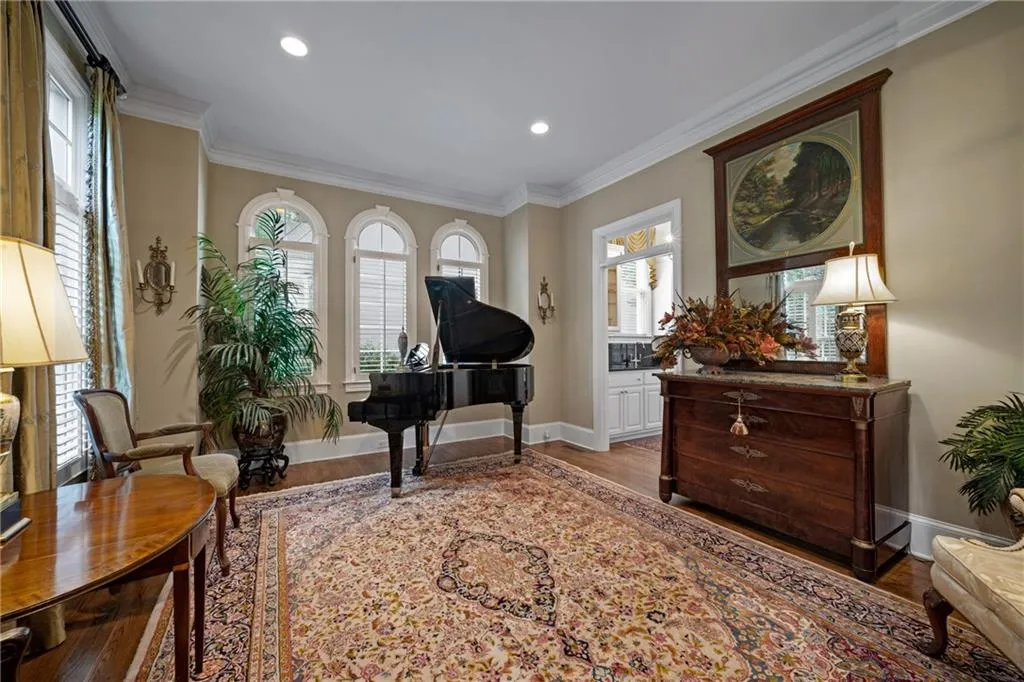 4510 Crestwicke Point, Atlanta, Georgia 30319, 6 Bedrooms Bedrooms, ,6 BathroomsBathrooms,Residential,Sold,4510 Crestwicke Point,6741567