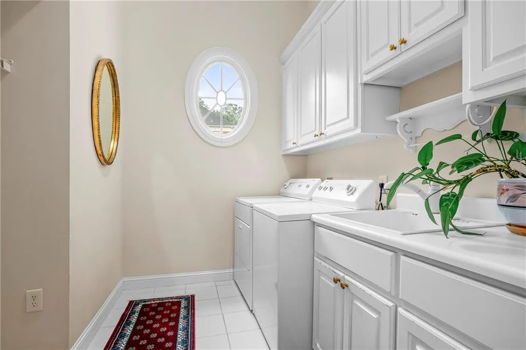 4510 Crestwicke Point, Atlanta, Georgia 30319, 6 Bedrooms Bedrooms, ,6 BathroomsBathrooms,Residential,Sold,4510 Crestwicke Point,6741567