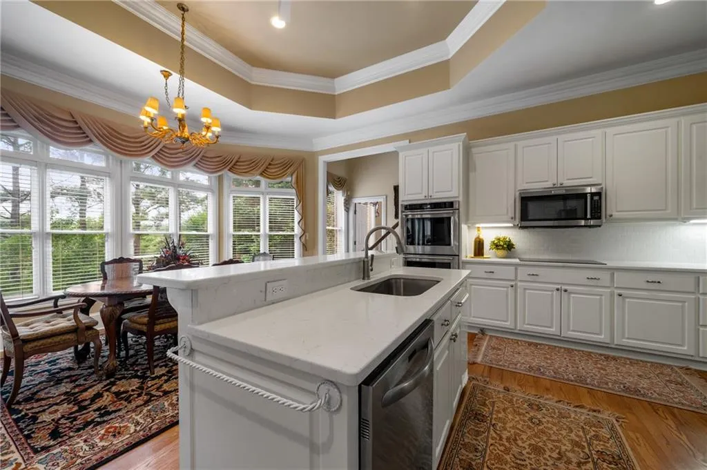 4510 Crestwicke Point, Atlanta, Georgia 30319, 6 Bedrooms Bedrooms, ,6 BathroomsBathrooms,Residential,Sold,4510 Crestwicke Point,6741567