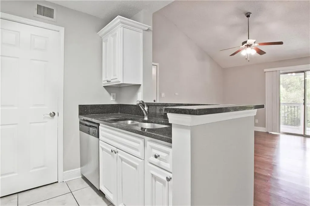 1301 Santa Fe Parkway, Sandy Springs, Georgia 30350, 1 Bedroom Bedrooms, ,1 BathroomBathrooms,Residential,Sold,1301 Santa Fe Parkway,7102120