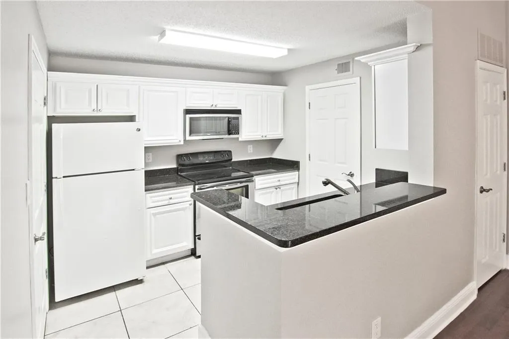 1301 Santa Fe Parkway, Sandy Springs, Georgia 30350, 1 Bedroom Bedrooms, ,1 BathroomBathrooms,Residential,Sold,1301 Santa Fe Parkway,7102120