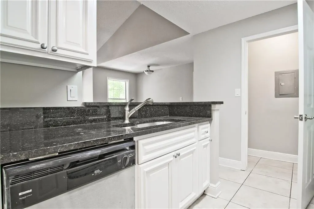 1301 Santa Fe Parkway, Sandy Springs, Georgia 30350, 1 Bedroom Bedrooms, ,1 BathroomBathrooms,Residential,Sold,1301 Santa Fe Parkway,7102120