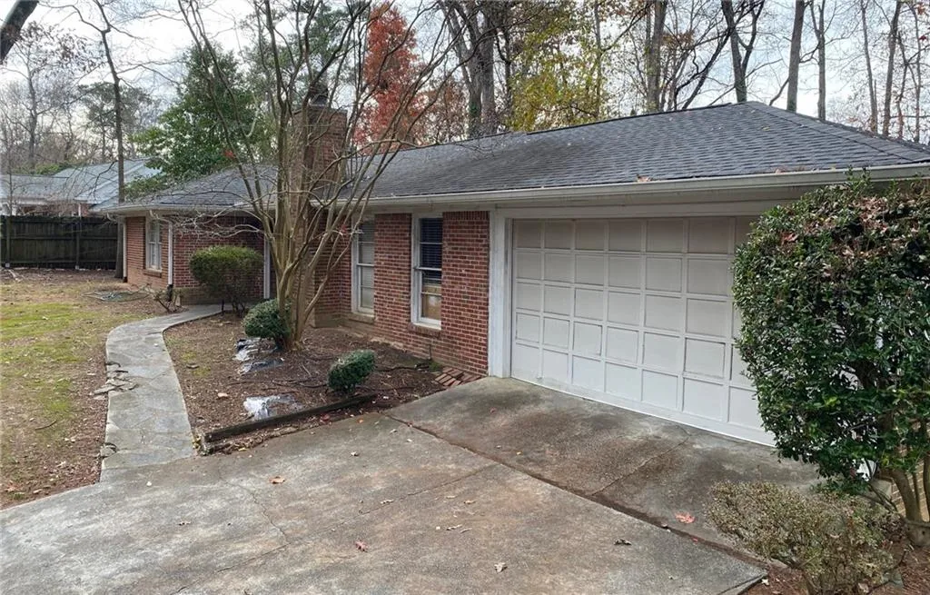 6698 Brandon Mill Road, Atlanta, Georgia 30328, 3 Bedrooms Bedrooms, ,2 BathroomsBathrooms,Residential,Sold,6698 Brandon Mill Road,7498017