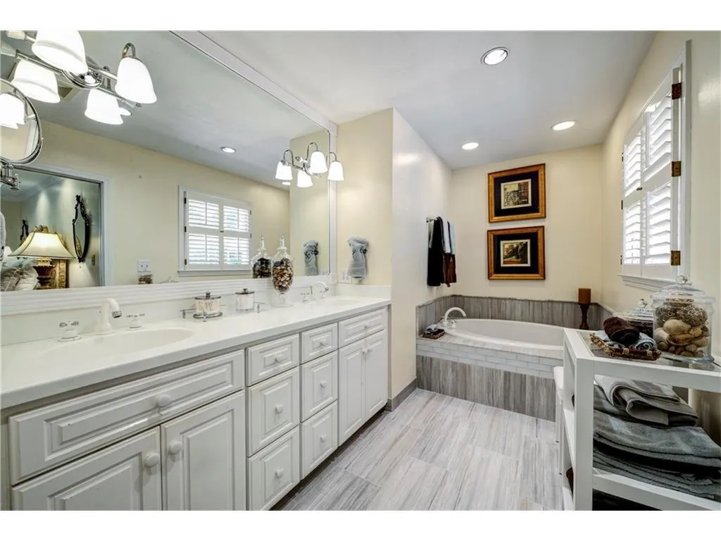 6505 River Chase Circle, Sandy Springs, Georgia 30328, 4 Bedrooms Bedrooms, ,4 BathroomsBathrooms,Residential,Sold,6505 River Chase Circle,5793572