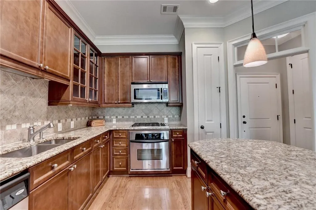 3635 E Paces Circle Ne Unit 1309, Atlanta, Georgia 30326, 1 Bedroom Bedrooms, 0 ,1 BathroomBathrooms,Residential,For Sale,3635 E Paces Circle Ne Unit 1309,7750451
