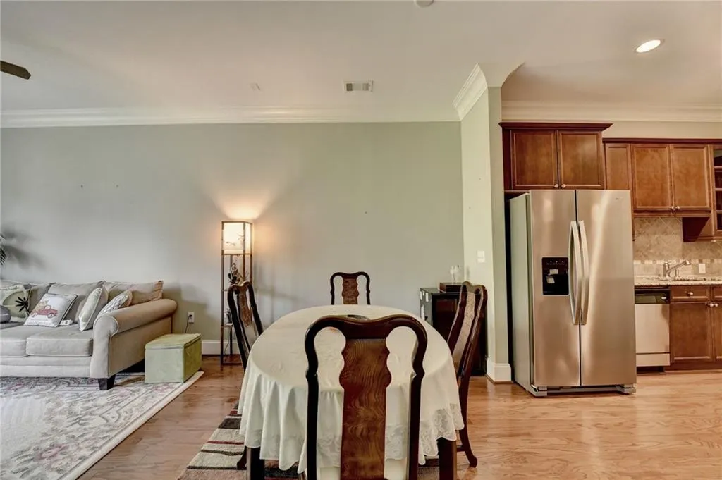 3635 E Paces Circle Ne Unit 1309, Atlanta, Georgia 30326, 1 Bedroom Bedrooms, 0 ,1 BathroomBathrooms,Residential,For Sale,3635 E Paces Circle Ne Unit 1309,7750451