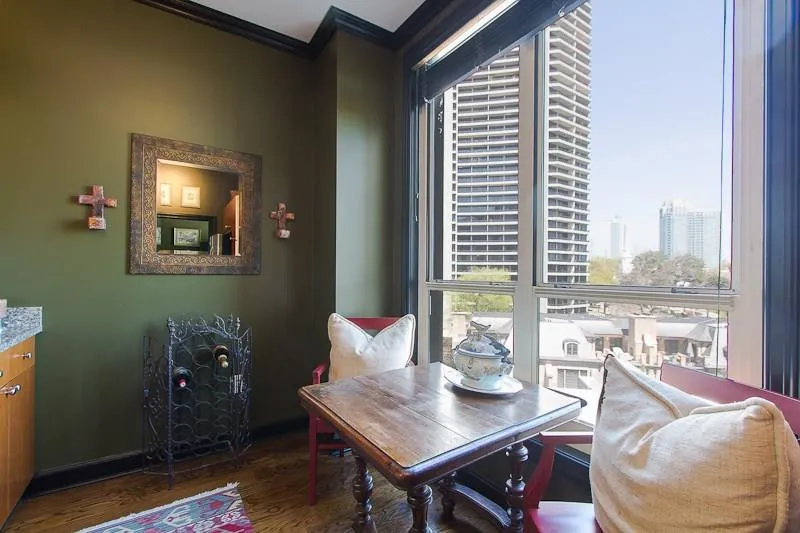 2626 Peachtree Road Nw Unit 904, Atlanta, Georgia 30305, 2 Bedrooms Bedrooms, ,2 BathroomsBathrooms,Residential,Sold,2626 Peachtree Road Nw Unit 904,5518628