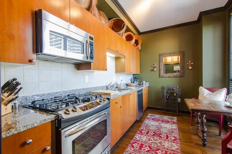 2626 Peachtree Road Nw Unit 904, Atlanta, Georgia 30305, 2 Bedrooms Bedrooms, ,2 BathroomsBathrooms,Residential,Sold,2626 Peachtree Road Nw Unit 904,5518628