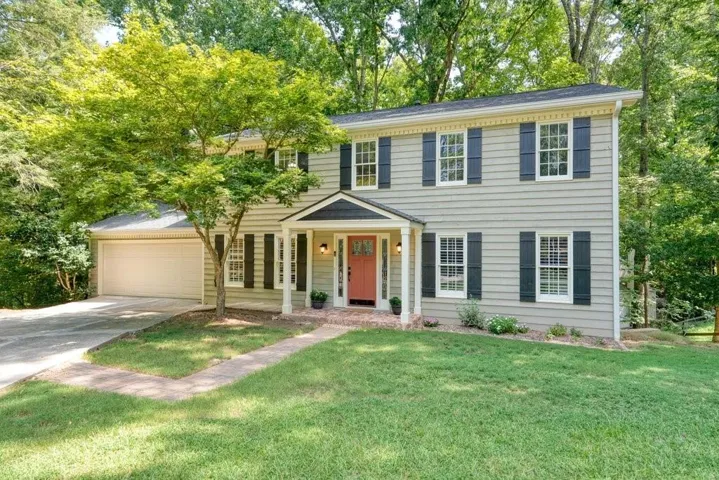 Two-story residence with a level lot on a quiet cul-de-sac