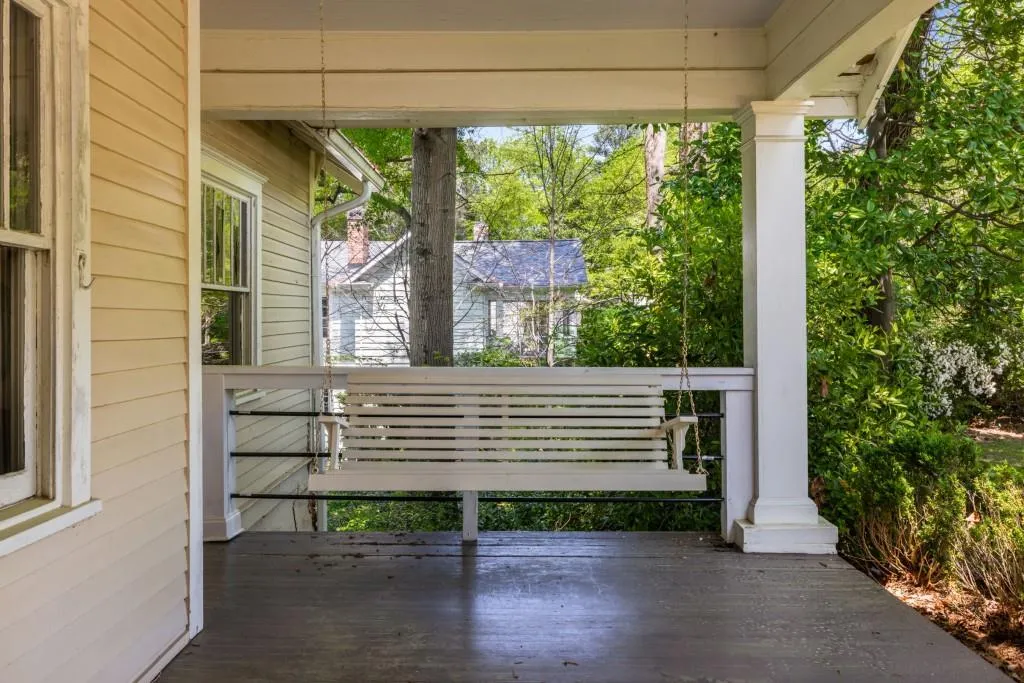 2600 Winslow Drive Ne, Atlanta, Georgia 30305, 3 Bedrooms Bedrooms, ,2 BathroomsBathrooms,Residential,Sold,2600 Winslow Drive Ne,7562103
