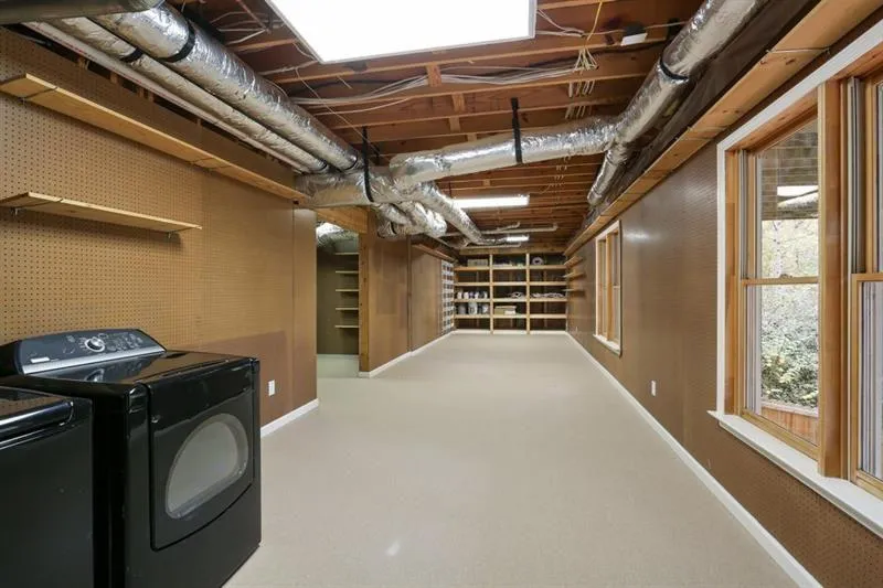 255 Grogans Lake Point, Atlanta, Georgia 30350, 5 Bedrooms Bedrooms, ,4 BathroomsBathrooms,Residential,Sold,255 Grogans Lake Point,6796800