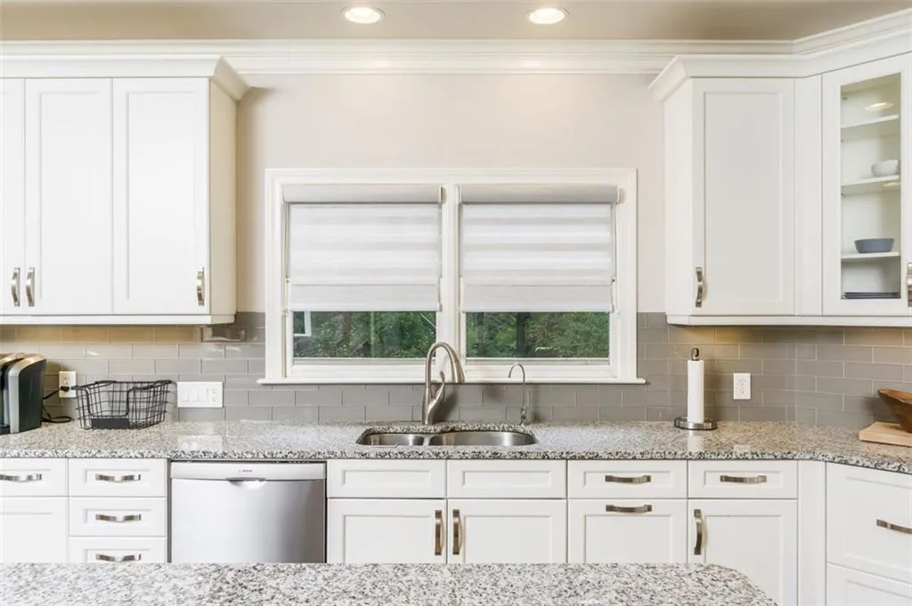 255 Grogans Lake Point, Atlanta, Georgia 30350, 5 Bedrooms Bedrooms, ,4 BathroomsBathrooms,Residential,Sold,255 Grogans Lake Point,6796800