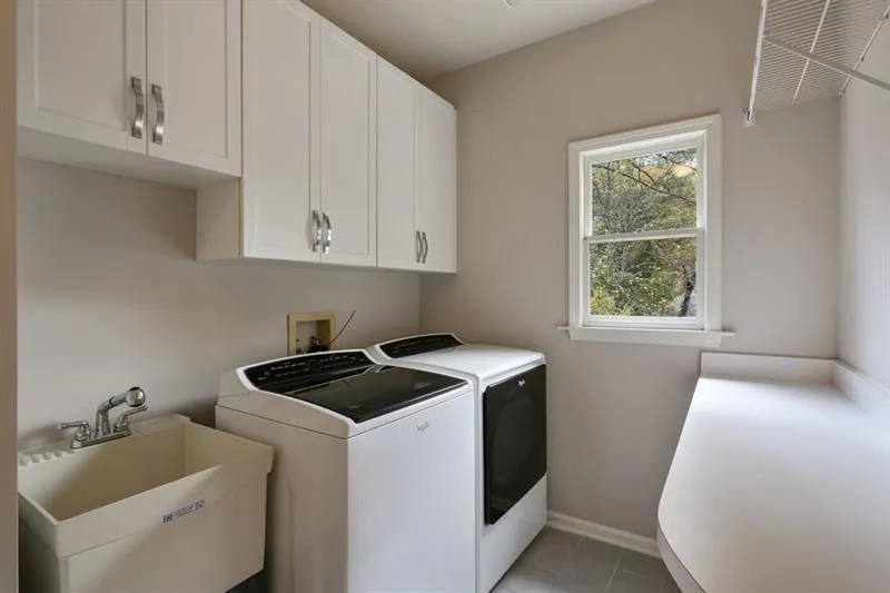 255 Grogans Lake Point, Atlanta, Georgia 30350, 5 Bedrooms Bedrooms, ,4 BathroomsBathrooms,Residential,Sold,255 Grogans Lake Point,6796800