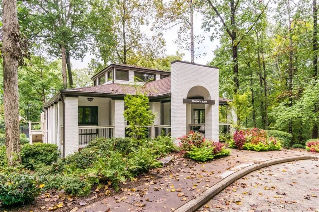 255 Grogans Lake Point, Atlanta, Georgia 30350, 5 Bedrooms Bedrooms, ,4 BathroomsBathrooms,Residential,Sold,255 Grogans Lake Point,6796800