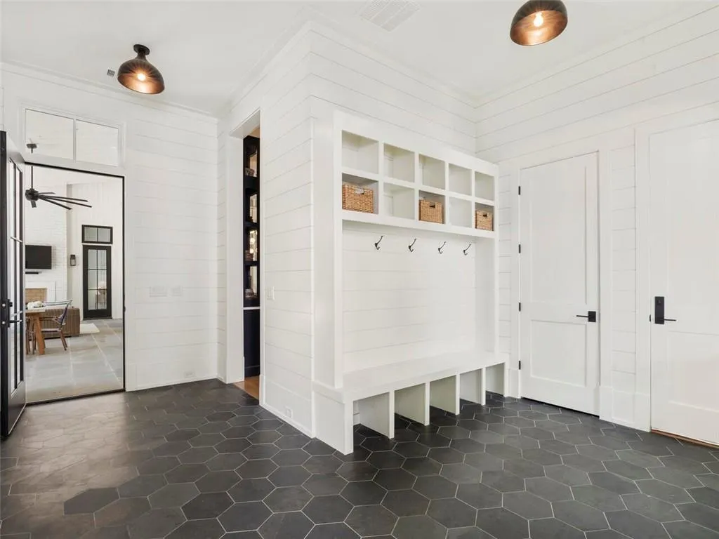 5200 W Kingston Ct, Atlanta, Georgia 30342, 6 Bedrooms Bedrooms, ,6 BathroomsBathrooms,Residential,Sold,5200 W Kingston Ct,7035408