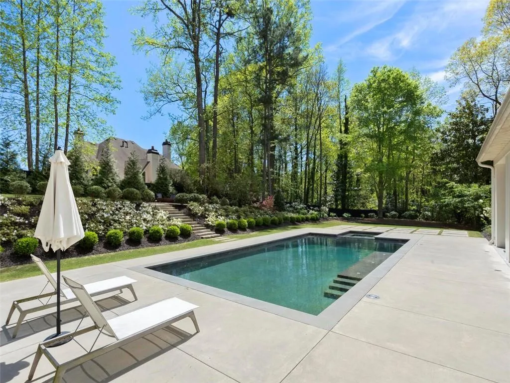 5200 W Kingston Ct, Atlanta, Georgia 30342, 6 Bedrooms Bedrooms, ,6 BathroomsBathrooms,Residential,Sold,5200 W Kingston Ct,7035408