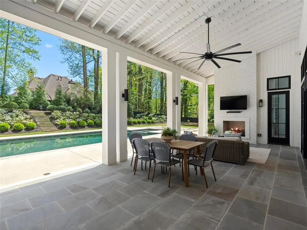 5200 W Kingston Ct, Atlanta, Georgia 30342, 6 Bedrooms Bedrooms, ,6 BathroomsBathrooms,Residential,Sold,5200 W Kingston Ct,7035408