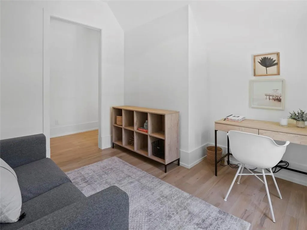 5200 W Kingston Ct, Atlanta, Georgia 30342, 6 Bedrooms Bedrooms, ,6 BathroomsBathrooms,Residential,Sold,5200 W Kingston Ct,7035408