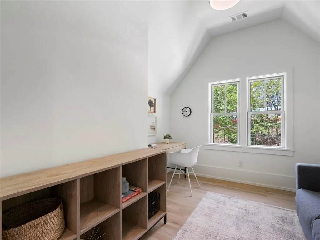 5200 W Kingston Ct, Atlanta, Georgia 30342, 6 Bedrooms Bedrooms, ,6 BathroomsBathrooms,Residential,Sold,5200 W Kingston Ct,7035408