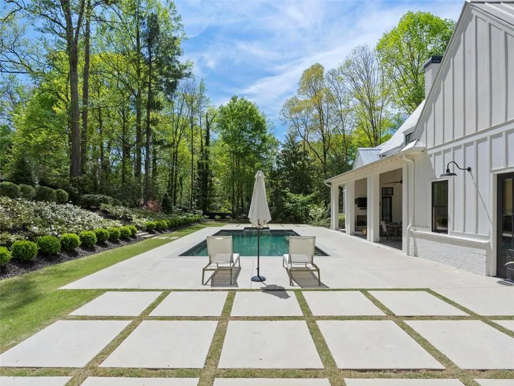 5200 W Kingston Ct, Atlanta, Georgia 30342, 6 Bedrooms Bedrooms, ,6 BathroomsBathrooms,Residential,Sold,5200 W Kingston Ct,7035408