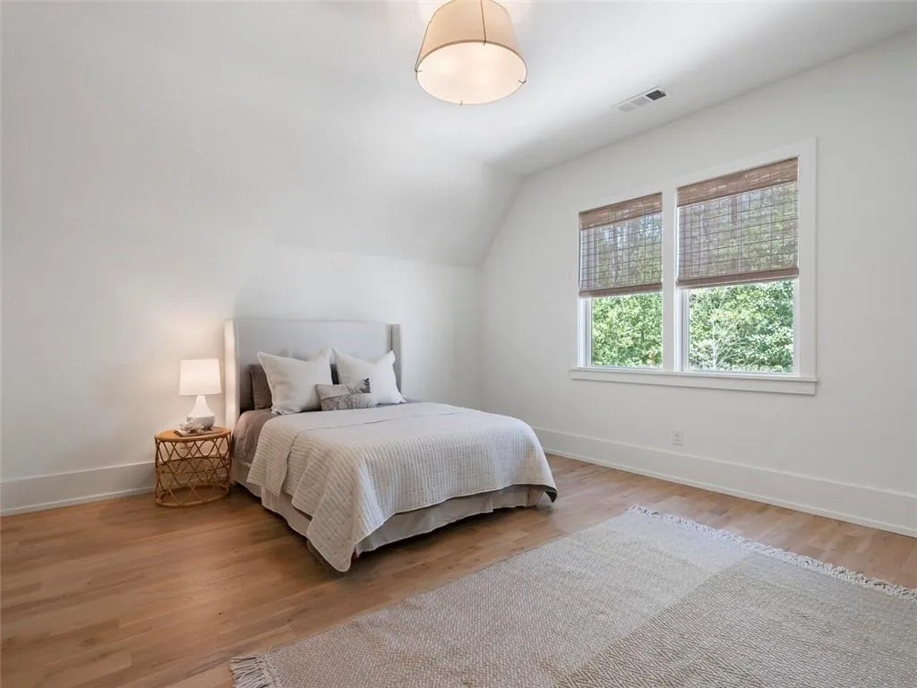 5200 W Kingston Ct, Atlanta, Georgia 30342, 6 Bedrooms Bedrooms, ,6 BathroomsBathrooms,Residential,Sold,5200 W Kingston Ct,7035408