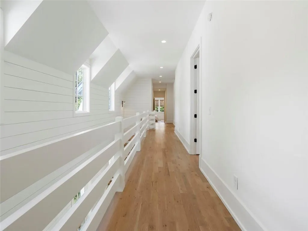 5200 W Kingston Ct, Atlanta, Georgia 30342, 6 Bedrooms Bedrooms, ,6 BathroomsBathrooms,Residential,Sold,5200 W Kingston Ct,7035408