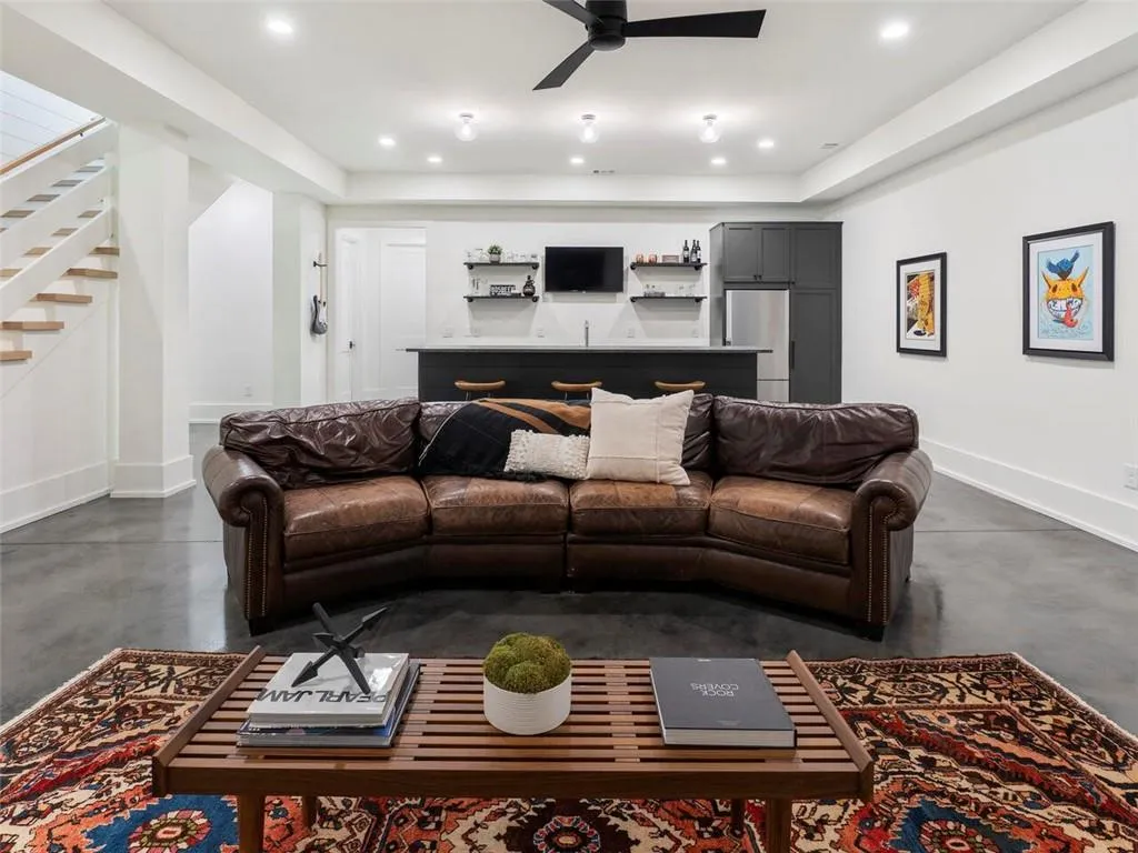 5200 W Kingston Ct, Atlanta, Georgia 30342, 6 Bedrooms Bedrooms, ,6 BathroomsBathrooms,Residential,Sold,5200 W Kingston Ct,7035408