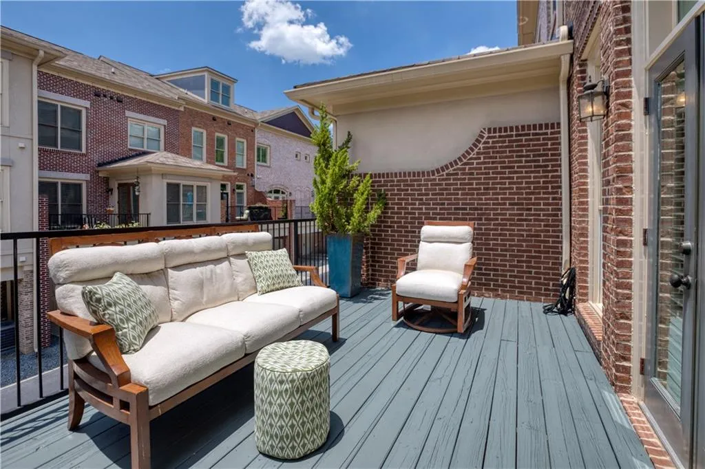 712 Creekgarden Court, Atlanta, Georgia 30339, 4 Bedrooms Bedrooms, ,4 BathroomsBathrooms,Residential,Sold,712 Creekgarden Court,6572925