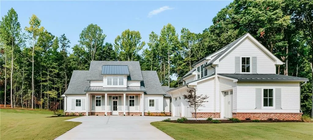 Southern Living Moreland Cottage inspired plan - custom luxury at its finest. Gorgeous high end features inside and out!