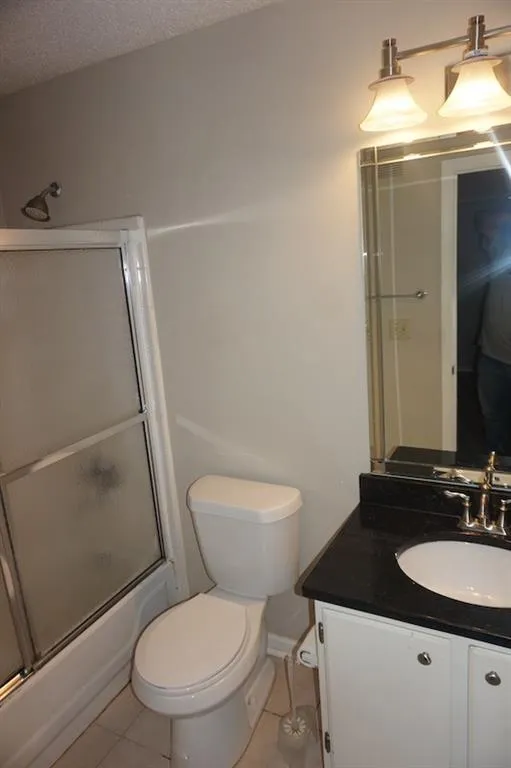 633 Granville Court, Sandy Springs, Georgia 30328, 2 Bedrooms Bedrooms, ,2 BathroomsBathrooms,Residential,Sold,633 Granville Court,6617685