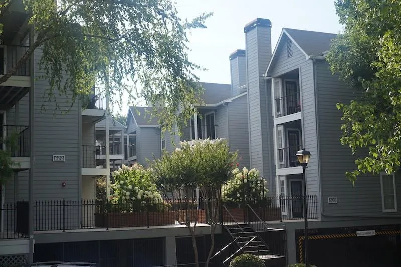 633 Granville Court, Sandy Springs, Georgia 30328, 2 Bedrooms Bedrooms, ,2 BathroomsBathrooms,Residential,Sold,633 Granville Court,6617685