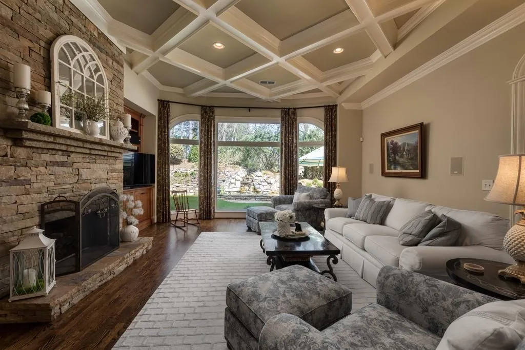 7886 Stratford Lane, Sandy Springs, Georgia 30350, 5 Bedrooms Bedrooms, ,4 BathroomsBathrooms,Residential,Sold,7886 Stratford Lane,6517715