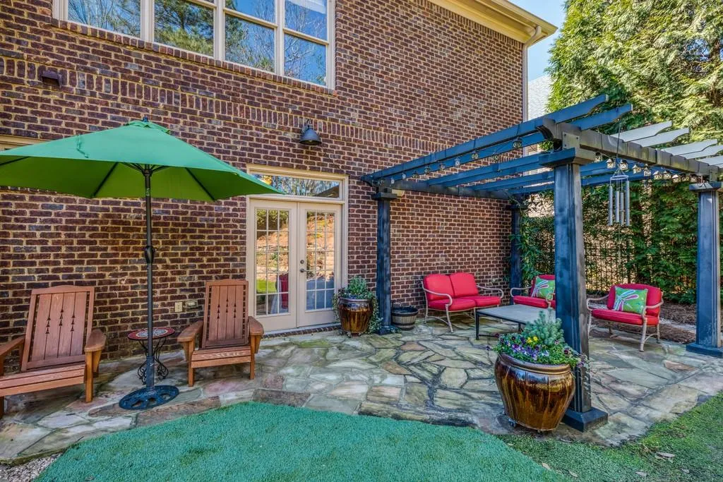 7886 Stratford Lane, Sandy Springs, Georgia 30350, 5 Bedrooms Bedrooms, ,4 BathroomsBathrooms,Residential,Sold,7886 Stratford Lane,6517715