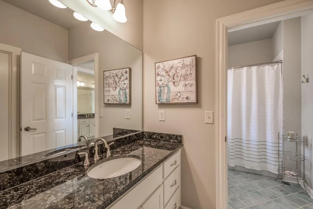 7886 Stratford Lane, Sandy Springs, Georgia 30350, 5 Bedrooms Bedrooms, ,4 BathroomsBathrooms,Residential,Sold,7886 Stratford Lane,6517715