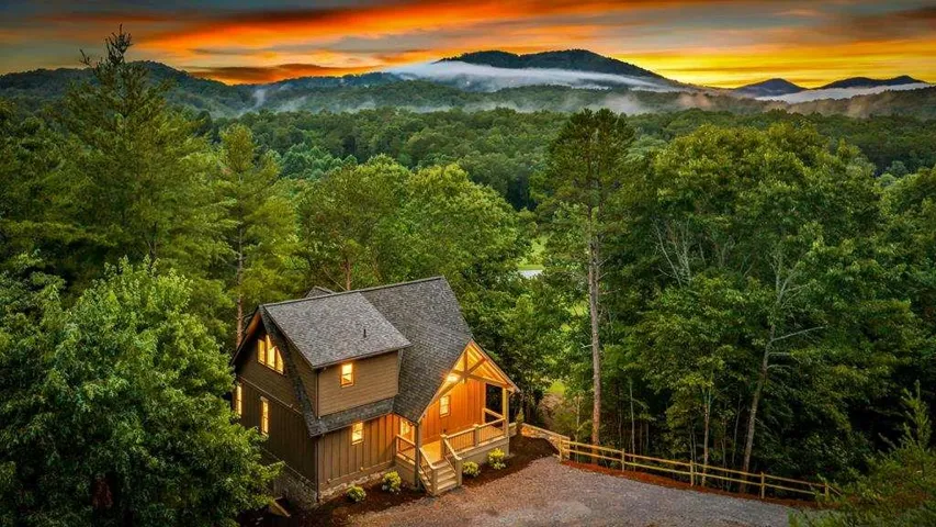 144 Highlands Gap, Mineral Bluff, Georgia 30559