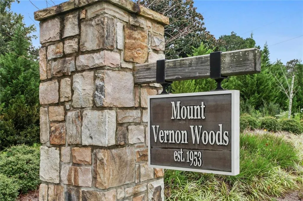 6274 Hunting Creek Road, Atlanta, Georgia 30328, 3 Bedrooms Bedrooms, ,2 BathroomsBathrooms,Residential,Sold,6274 Hunting Creek Road,6942820