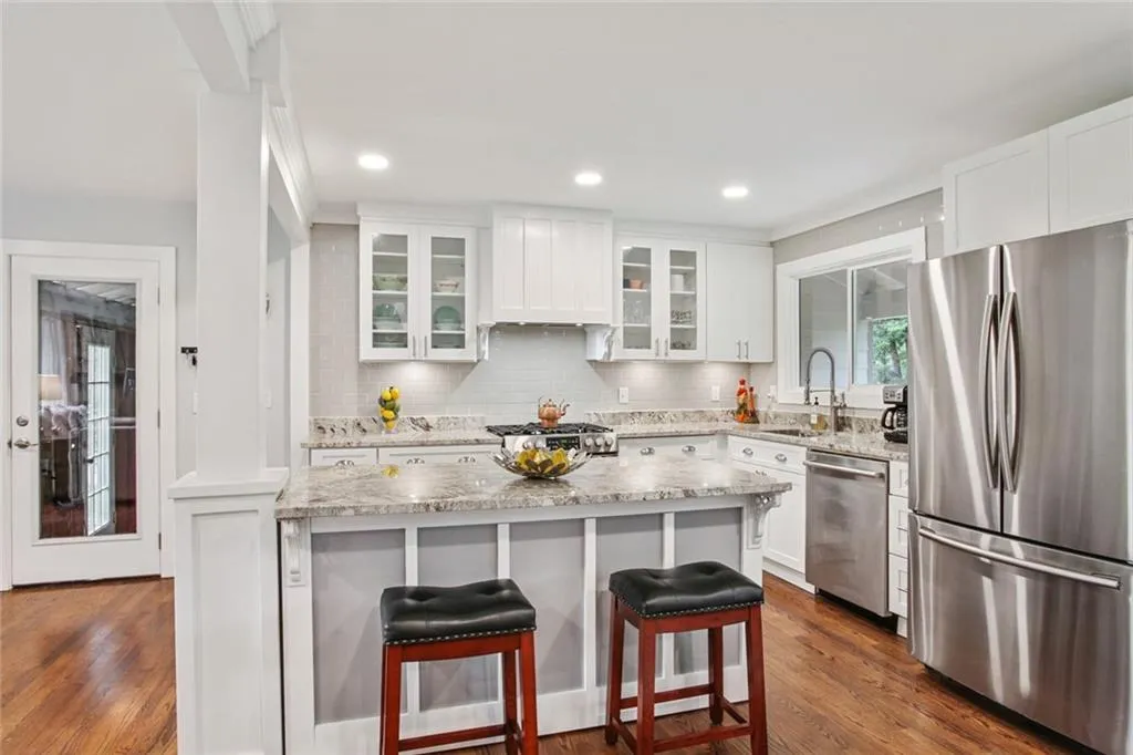 6274 Hunting Creek Road, Atlanta, Georgia 30328, 3 Bedrooms Bedrooms, ,2 BathroomsBathrooms,Residential,Sold,6274 Hunting Creek Road,6942820