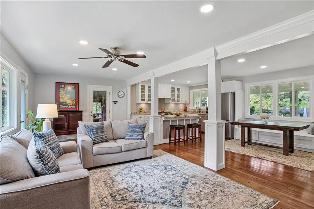 6274 Hunting Creek Road, Atlanta, Georgia 30328, 3 Bedrooms Bedrooms, ,2 BathroomsBathrooms,Residential,Sold,6274 Hunting Creek Road,6942820