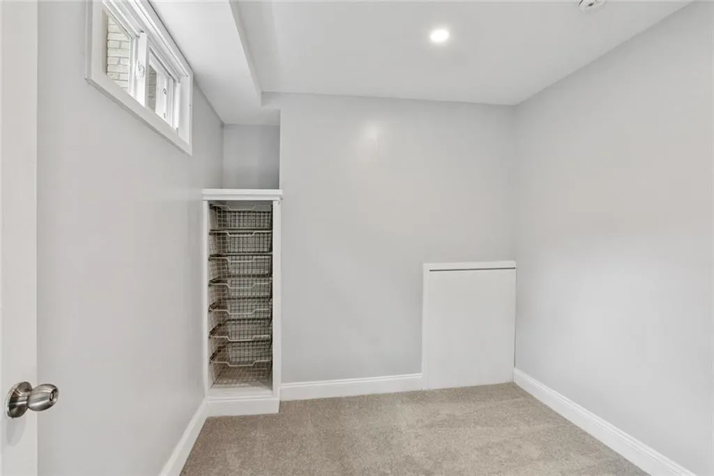 6274 Hunting Creek Road, Atlanta, Georgia 30328, 3 Bedrooms Bedrooms, ,2 BathroomsBathrooms,Residential,Sold,6274 Hunting Creek Road,6942820