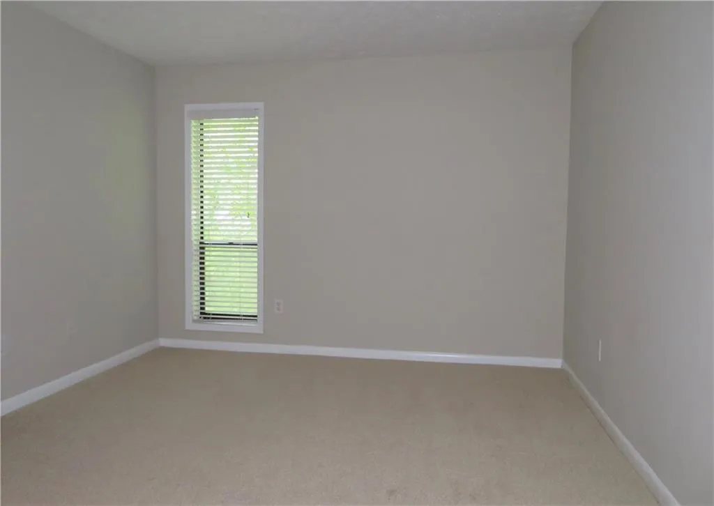 8740 Roswell Road Unit 10d, Sandy Springs, Georgia 30350, 3 Bedrooms Bedrooms, ,2 BathroomsBathrooms,Residential,Sold,8740 Roswell Road Unit 10d,5855755
