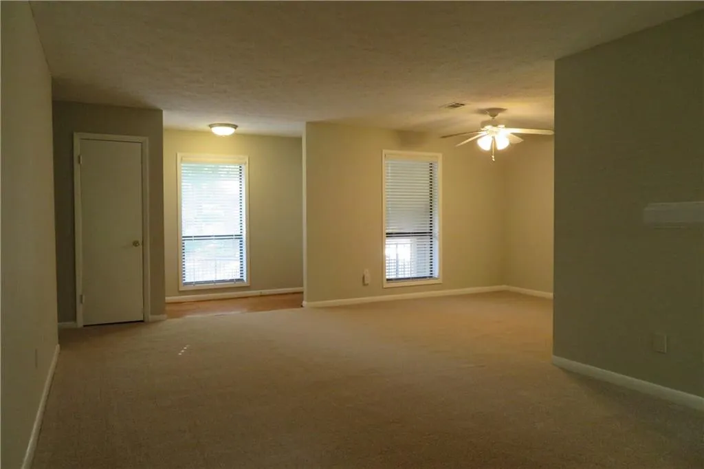 8740 Roswell Road Unit 10d, Sandy Springs, Georgia 30350, 3 Bedrooms Bedrooms, ,2 BathroomsBathrooms,Residential,Sold,8740 Roswell Road Unit 10d,5855755