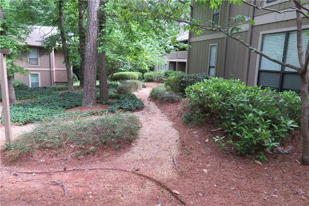 8740 Roswell Road Unit 10d, Sandy Springs, Georgia 30350, 3 Bedrooms Bedrooms, ,2 BathroomsBathrooms,Residential,Sold,8740 Roswell Road Unit 10d,5855755