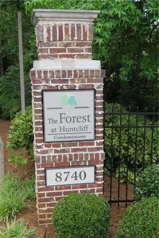 8740 Roswell Road Unit 10d, Sandy Springs, Georgia 30350, 3 Bedrooms Bedrooms, ,2 BathroomsBathrooms,Residential,Sold,8740 Roswell Road Unit 10d,5855755
