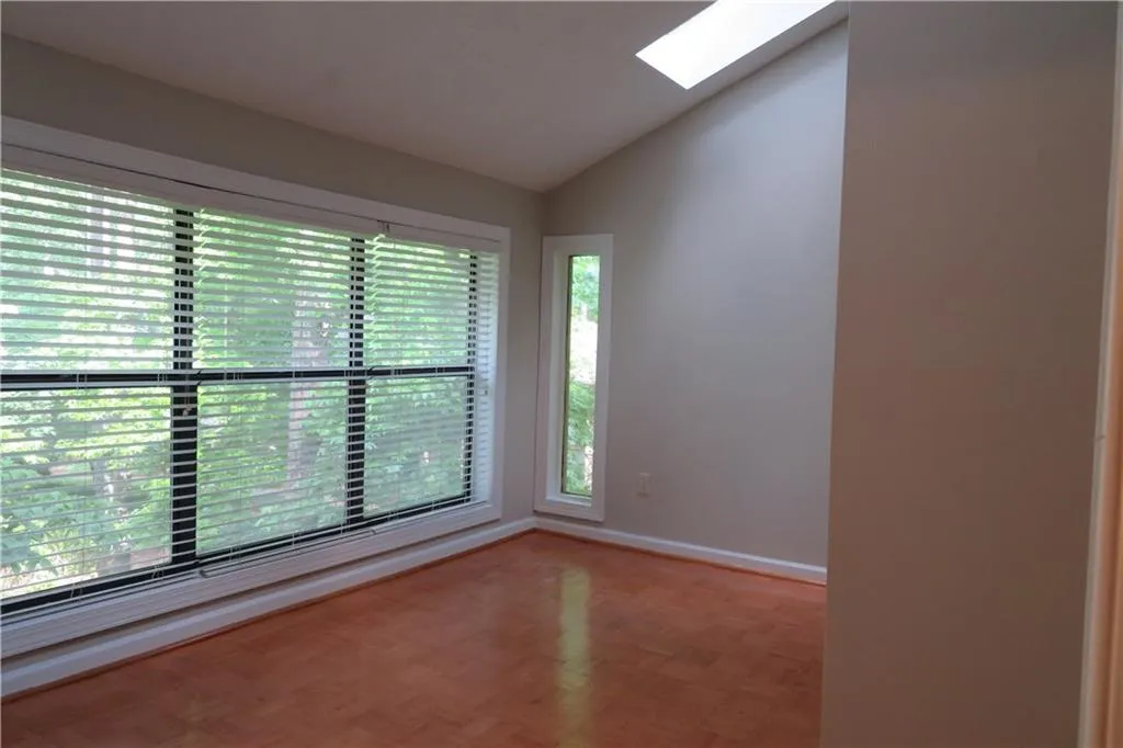 8740 Roswell Road Unit 10d, Sandy Springs, Georgia 30350, 3 Bedrooms Bedrooms, ,2 BathroomsBathrooms,Residential,Sold,8740 Roswell Road Unit 10d,5855755