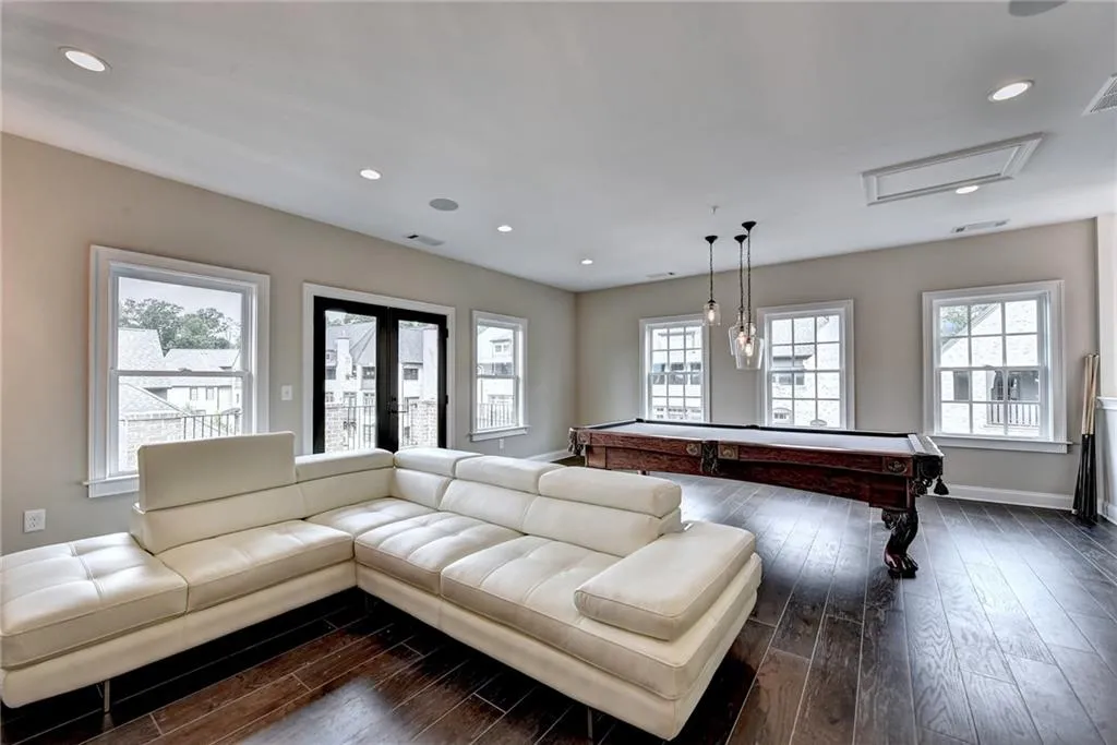 6632 Cadence Boulevard, Sandy Springs, Georgia 30328, 3 Bedrooms Bedrooms, ,4 BathroomsBathrooms,Residential,Sold,6632 Cadence Boulevard,6900708