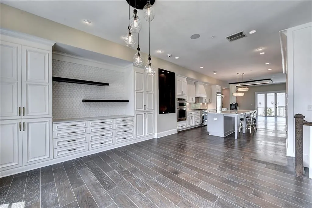 6632 Cadence Boulevard, Sandy Springs, Georgia 30328, 3 Bedrooms Bedrooms, ,4 BathroomsBathrooms,Residential,Sold,6632 Cadence Boulevard,6900708