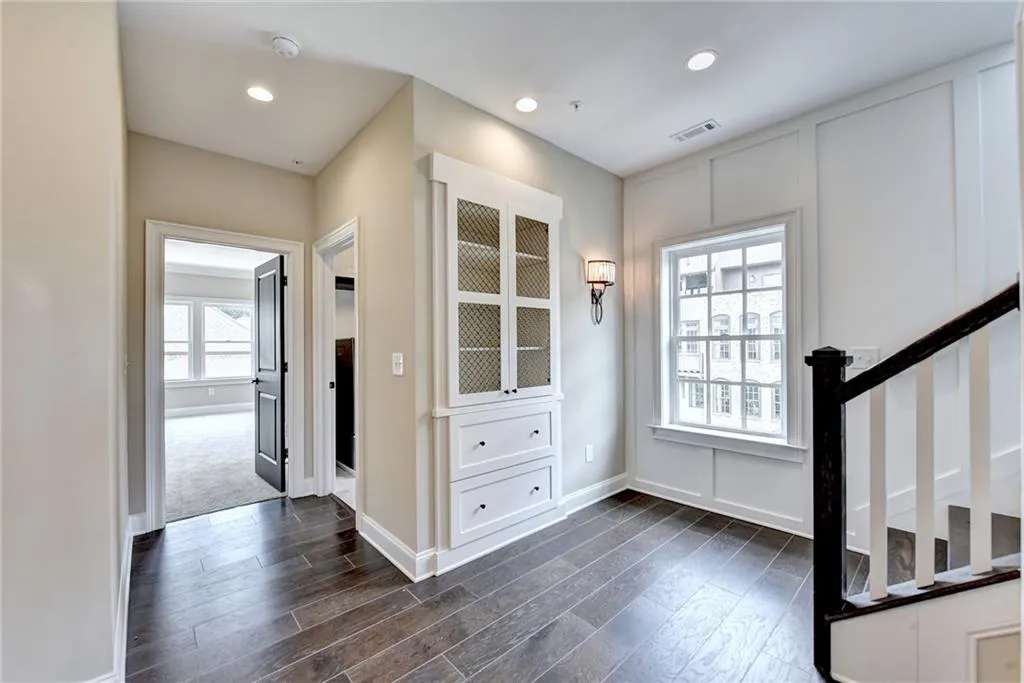 6632 Cadence Boulevard, Sandy Springs, Georgia 30328, 3 Bedrooms Bedrooms, ,4 BathroomsBathrooms,Residential,Sold,6632 Cadence Boulevard,6900708